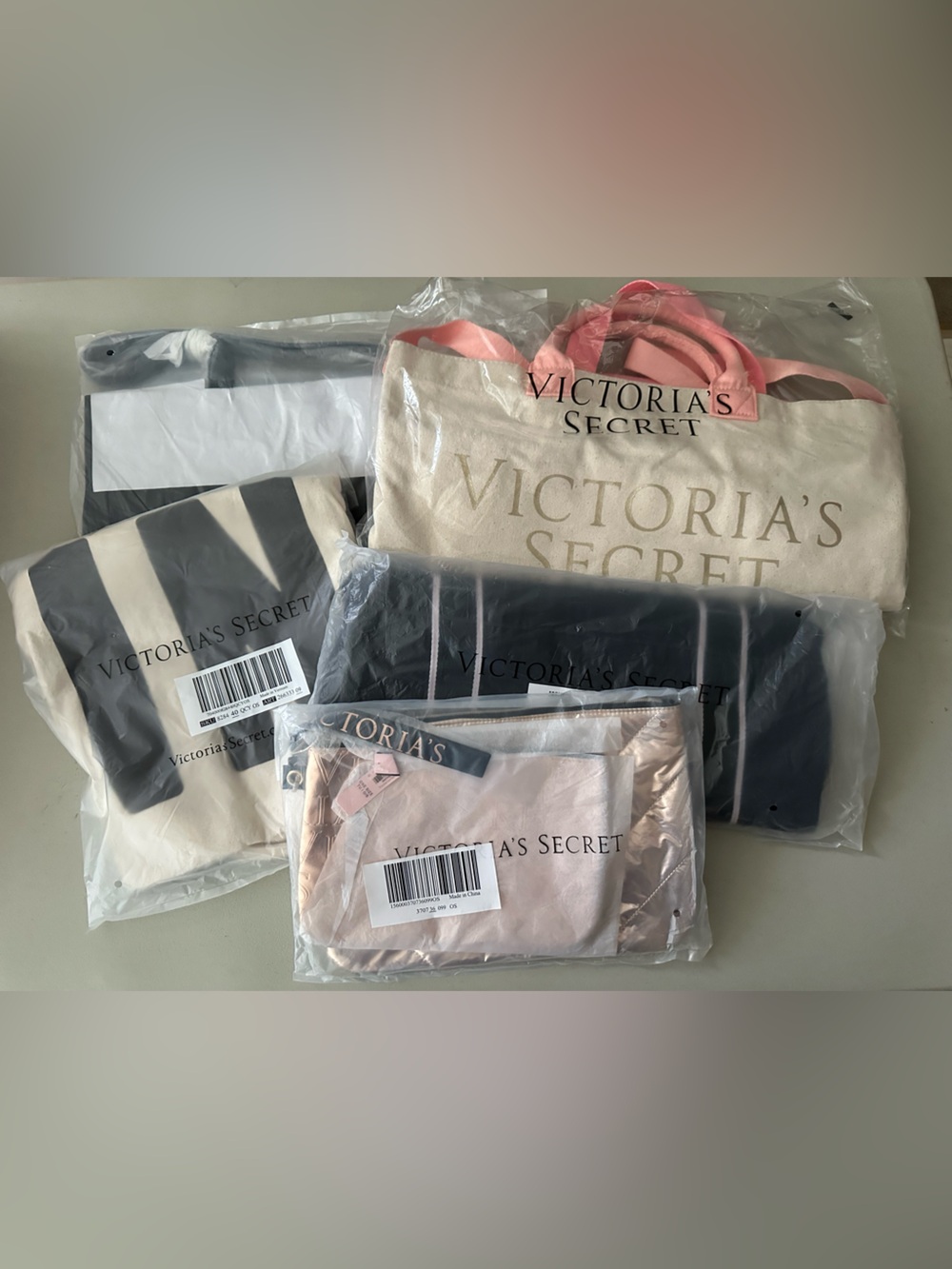 VS Tote BUNDLE NWT Victorias Secret Totes Bags